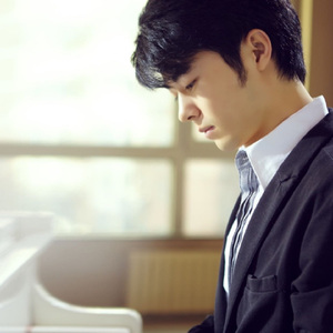 寡妇遗像前被肉波多野
